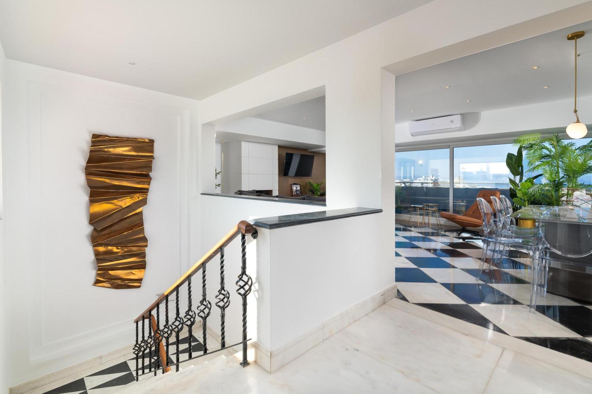 Hamilton Elite Penthouse